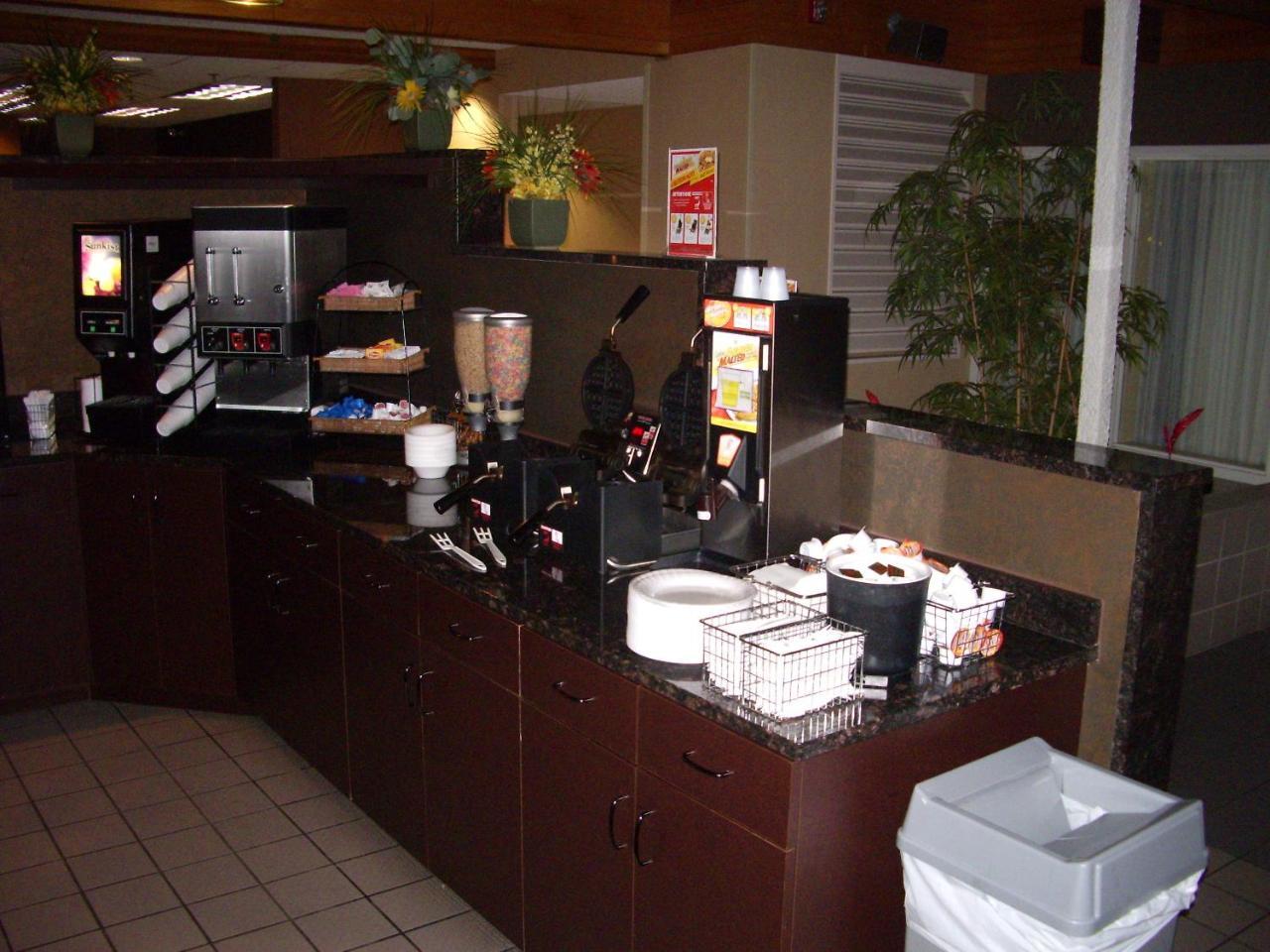 C'Mon Inn & Suites Φάργκο Εξωτερικό φωτογραφία